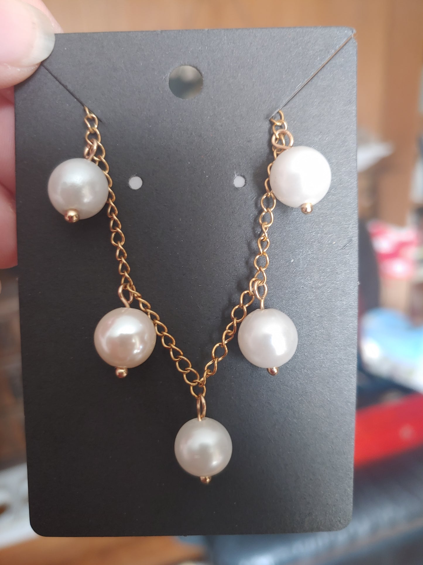 Pearl drop choker necklace