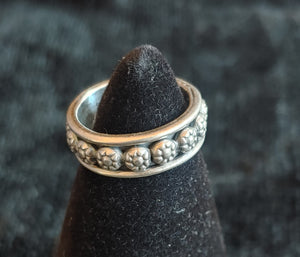 Decorative silver ring