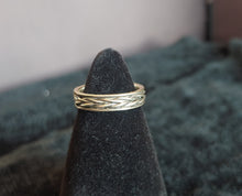 Load image into Gallery viewer, Decorative silver ring
