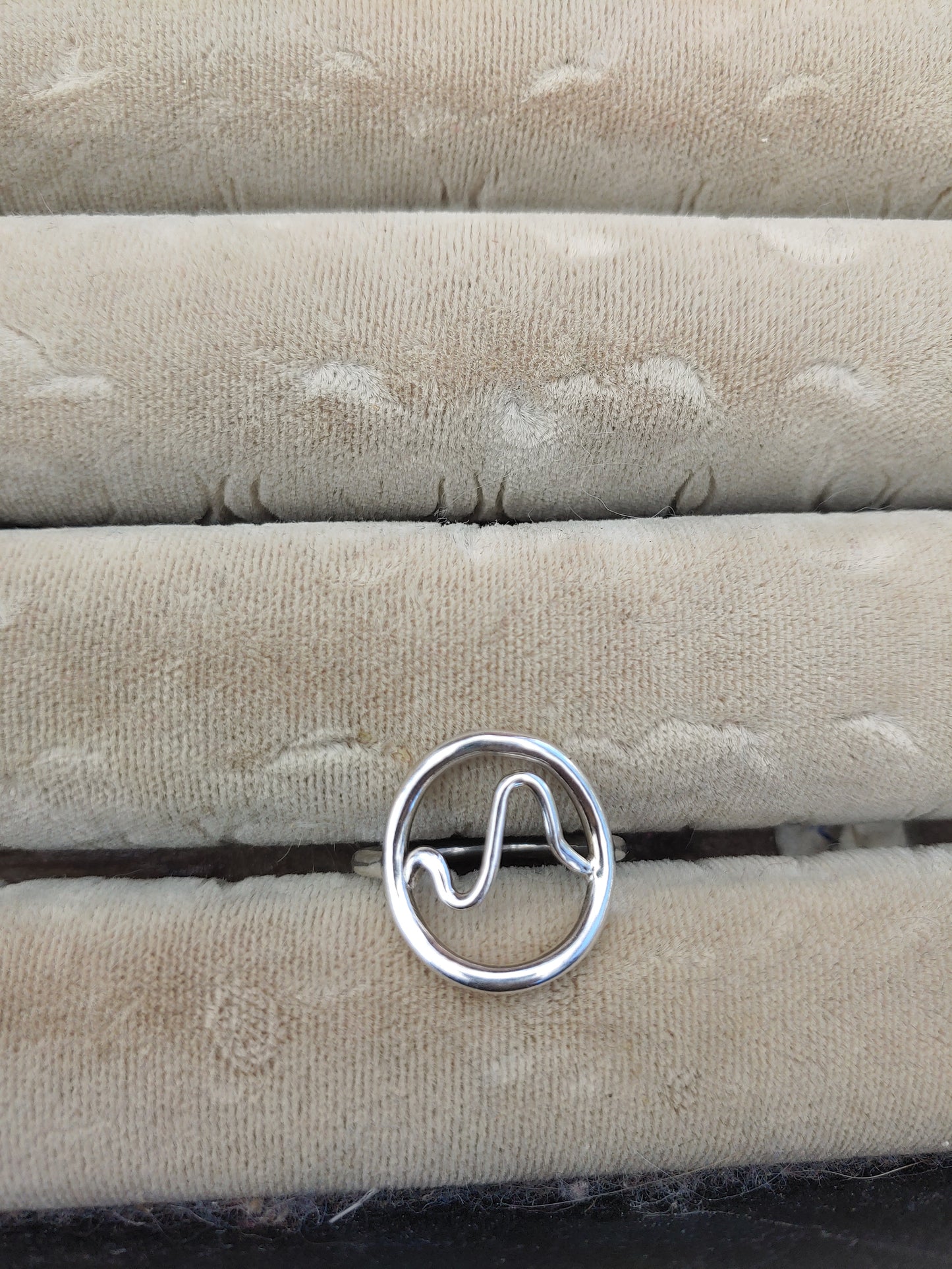 Mountain heartbeat ring