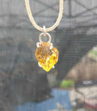 Load image into Gallery viewer, Crystal Pendant Necklace