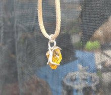 Load image into Gallery viewer, Crystal Pendant Necklace