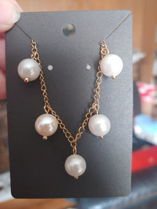 Pearl drop choker necklace