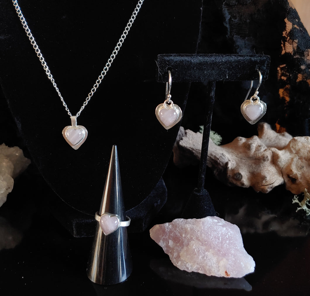Rose-quartz pendant necklace