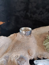 Load image into Gallery viewer, Large Hammered silver ring