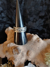 Load image into Gallery viewer, Decorative silver ring