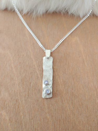 Vertical silver bar