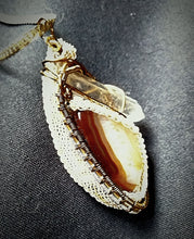 Load image into Gallery viewer, Root-Beer Float Agate and Quartz Crystal Pendant
