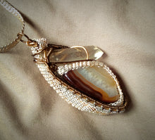 Load image into Gallery viewer, Root-Beer Float Agate and Quartz Crystal Pendant